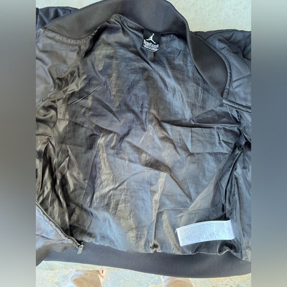 JORDAN BRAND KIDS QUILT PUFF JACKET SIZE MEDIUM NO VISIBLE FLAWS LOOKS NEW - Picture 3 of 4